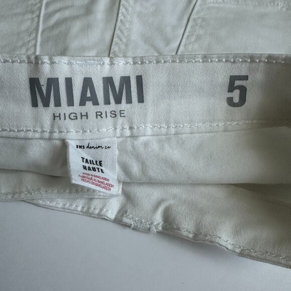 URBAN PLANET - Jean Short Shorts - Picture 3 of 3